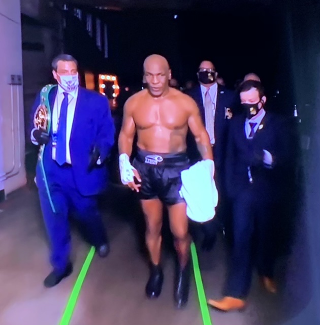 マイク タイソンのファイトマネー Ppv報酬の使い道 デラホーヤ 魚 のgloveびいき